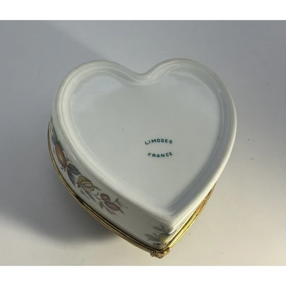 Limoges, France Heart Shaped Trinket‎ Box 3.5